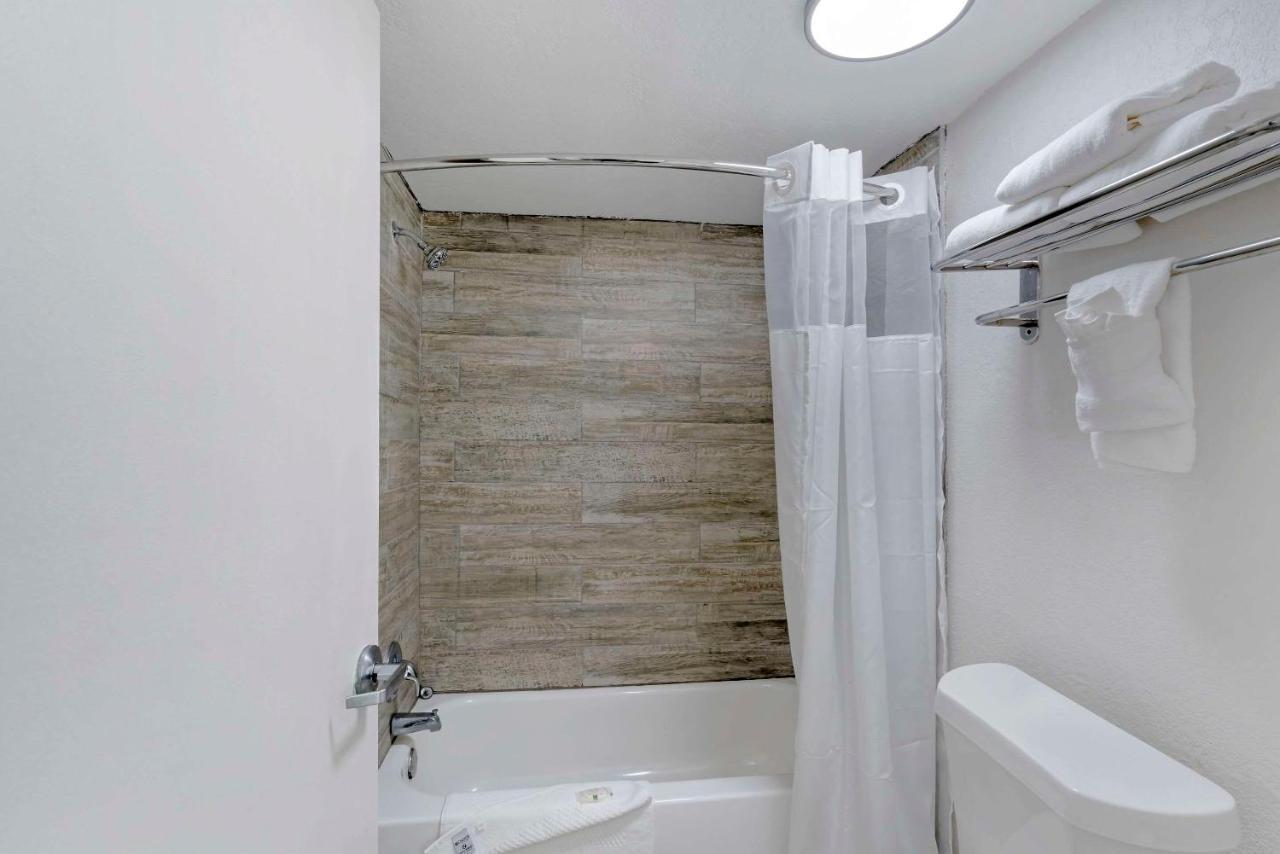 Hotel Quality & Orlando East - Ucf Area