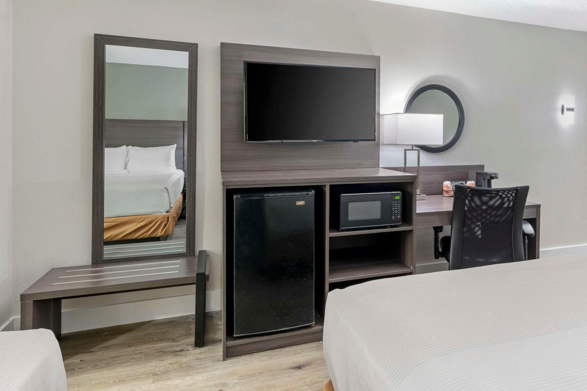 Quality & Orlando East - Ucf Area