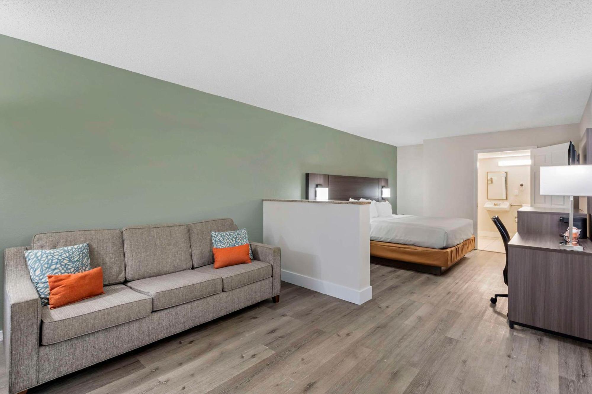 Quality & Orlando East - Ucf Area Hotel Alafaya