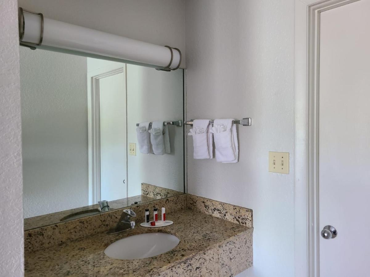 Quality & Orlando East - Ucf Area