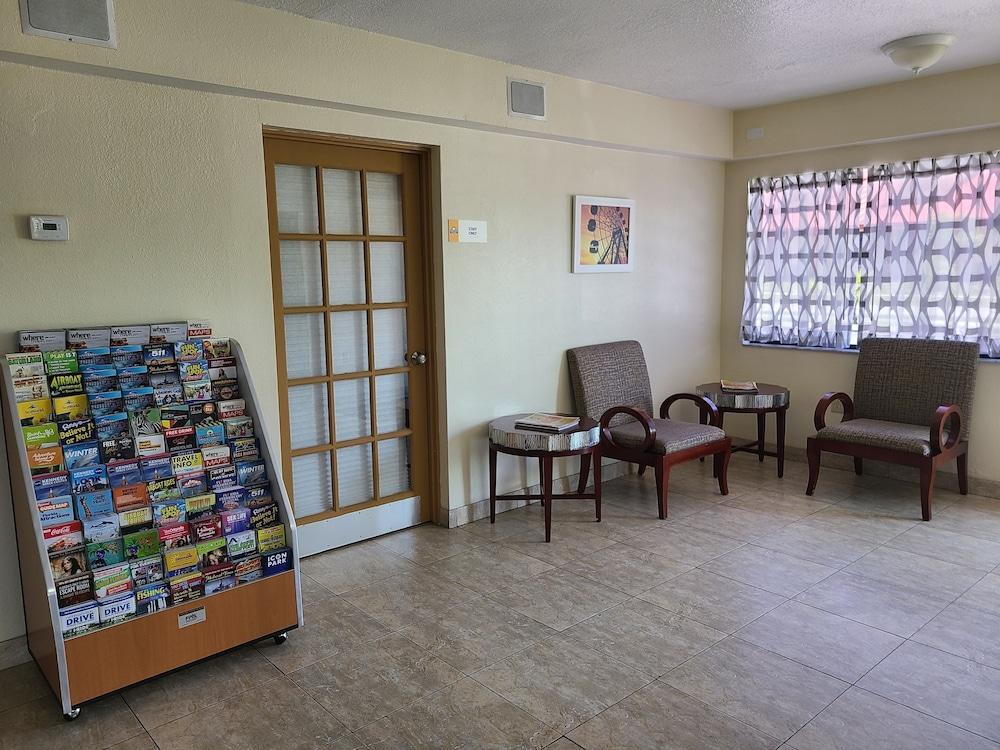 Hotel Quality & Orlando East - Ucf Area