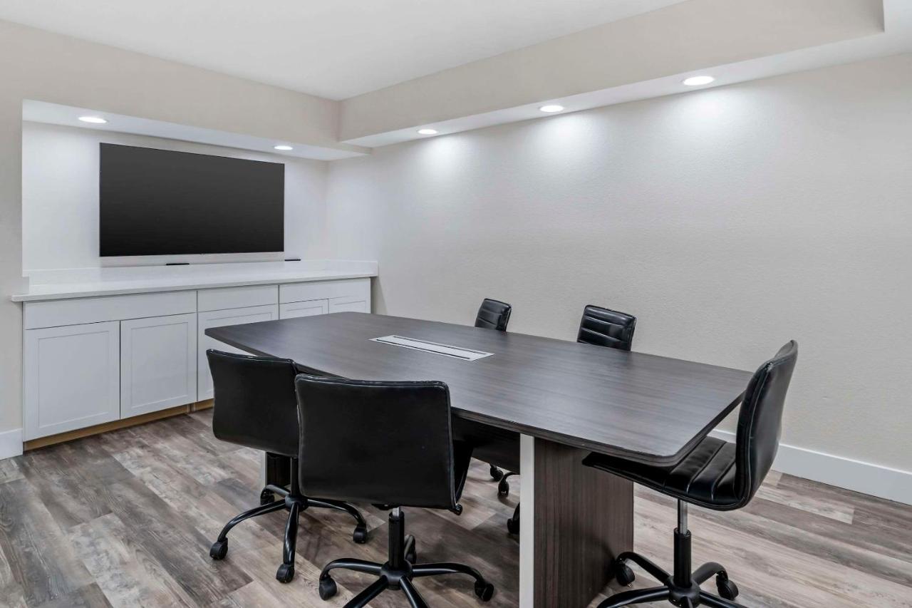 Hotel Quality & Orlando East - Ucf Area