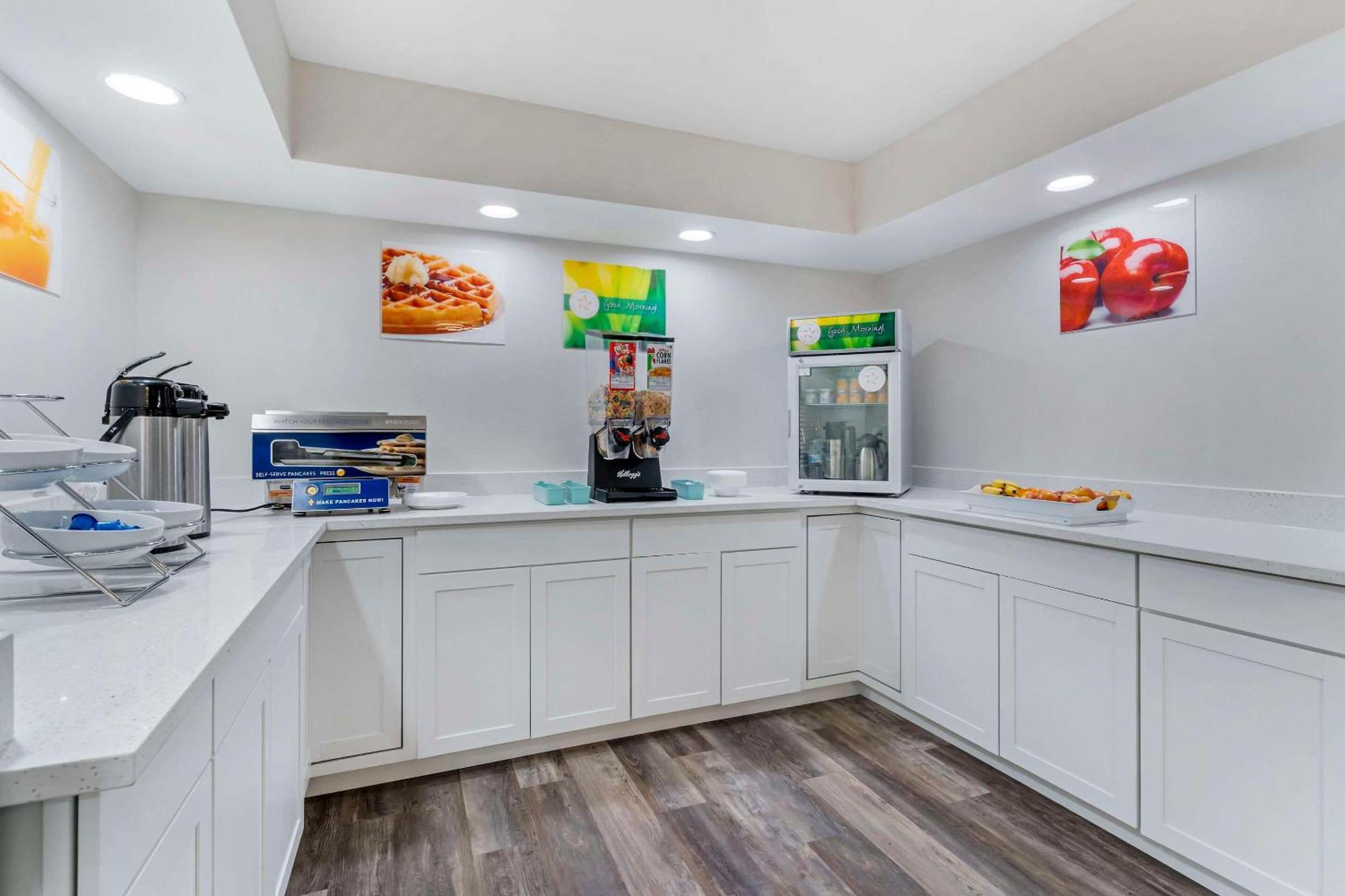 Quality & Orlando East - Ucf Area Hotel 2*