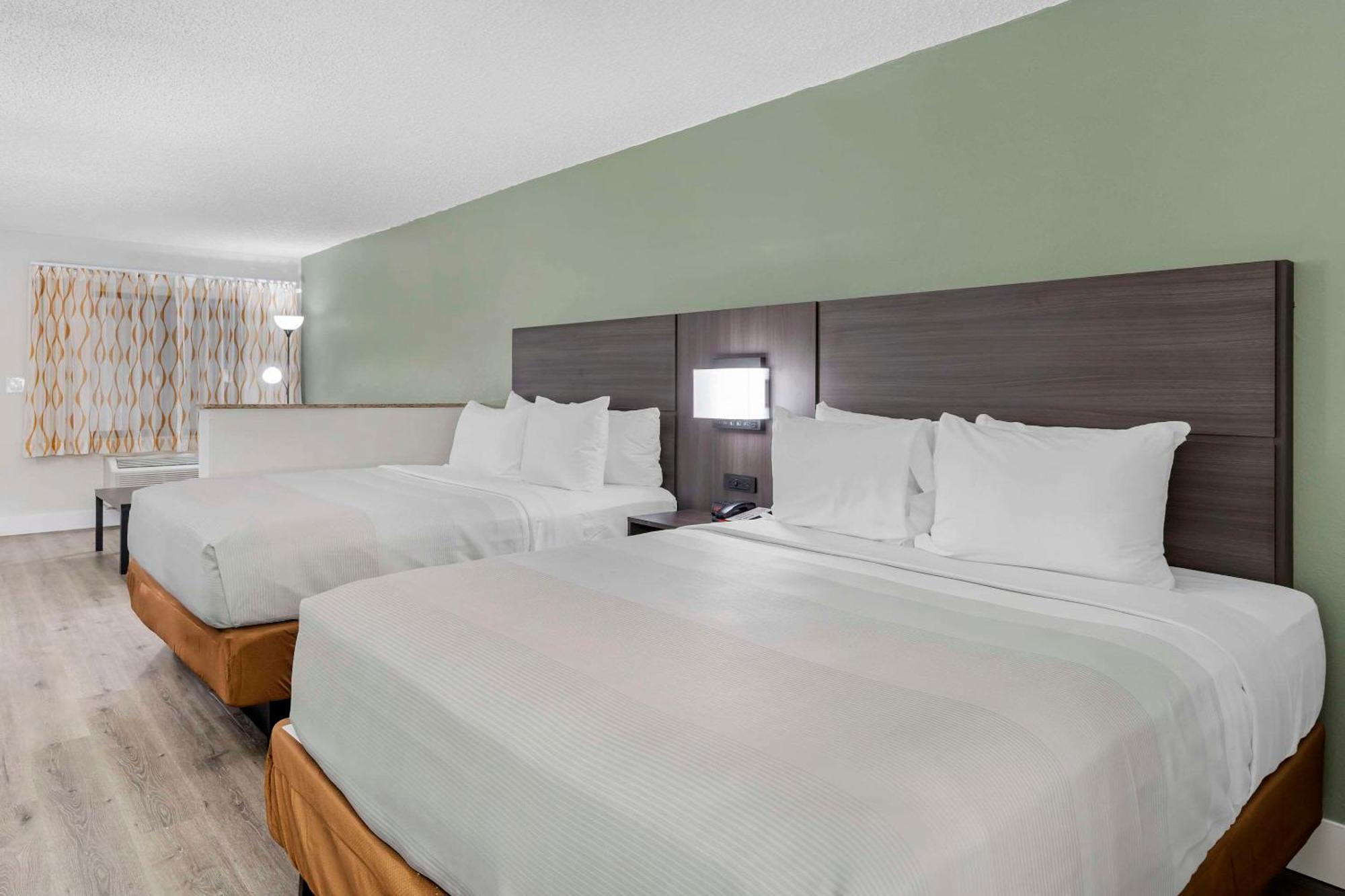 Quality & Orlando East - Ucf Area Hotel 2*