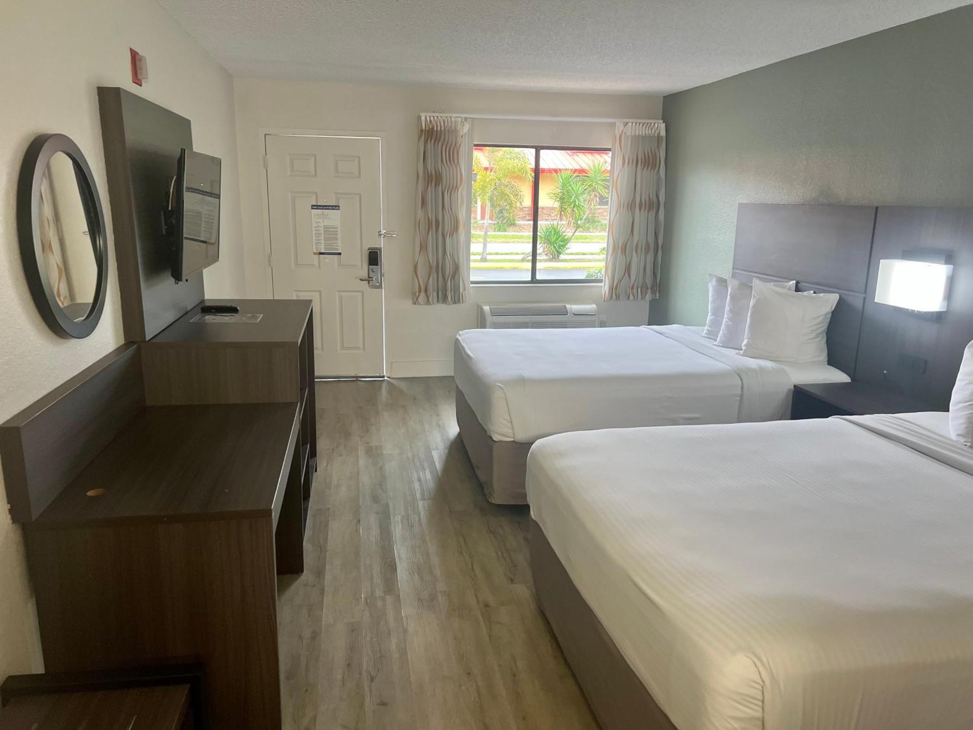 Quality & Orlando East - Ucf Area Hotel 2*