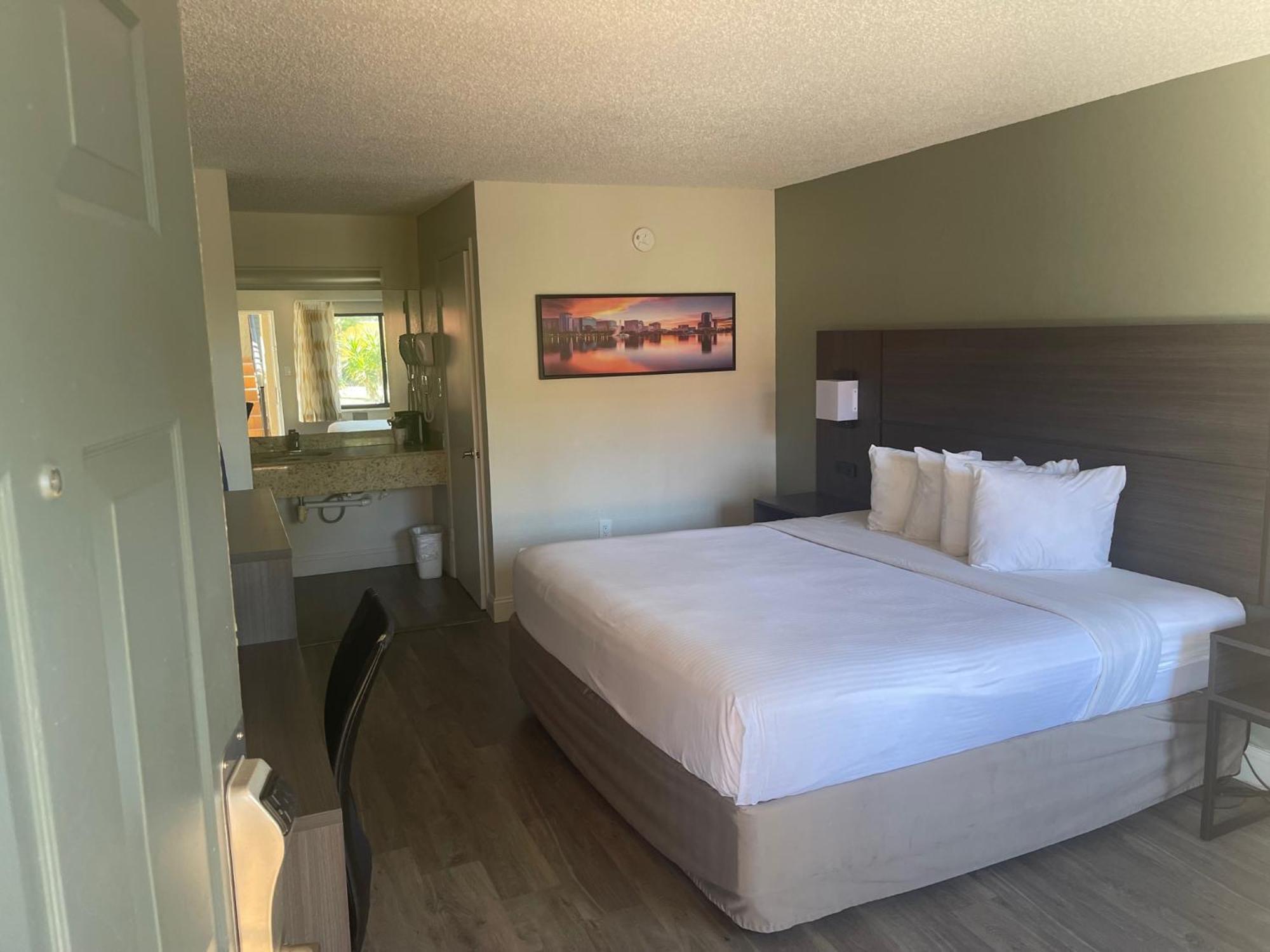 Quality & Orlando East - Ucf Area